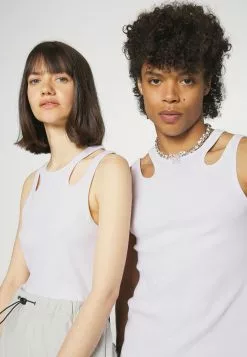 YOURTURN Unisex - Top - White 9 YOURTURN Unisex - Top - White -Yourturn Shop 8ff9e4be9ad0402da2b149f952dd547f scaled