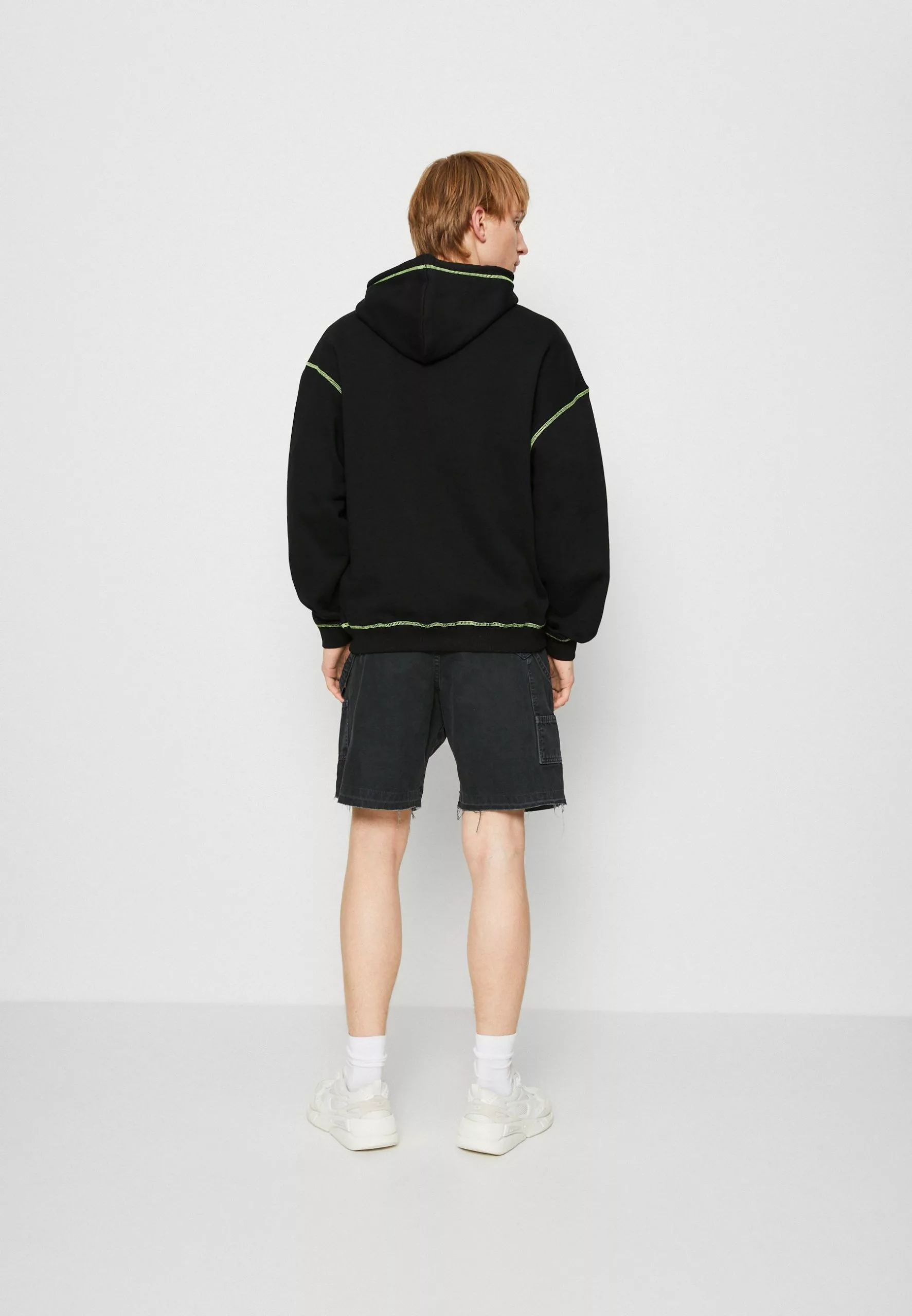 YOURTURN Unisex - Sweatshirt - Black 3 YOURTURN Unisex - Sweatshirt - Black - Image 3