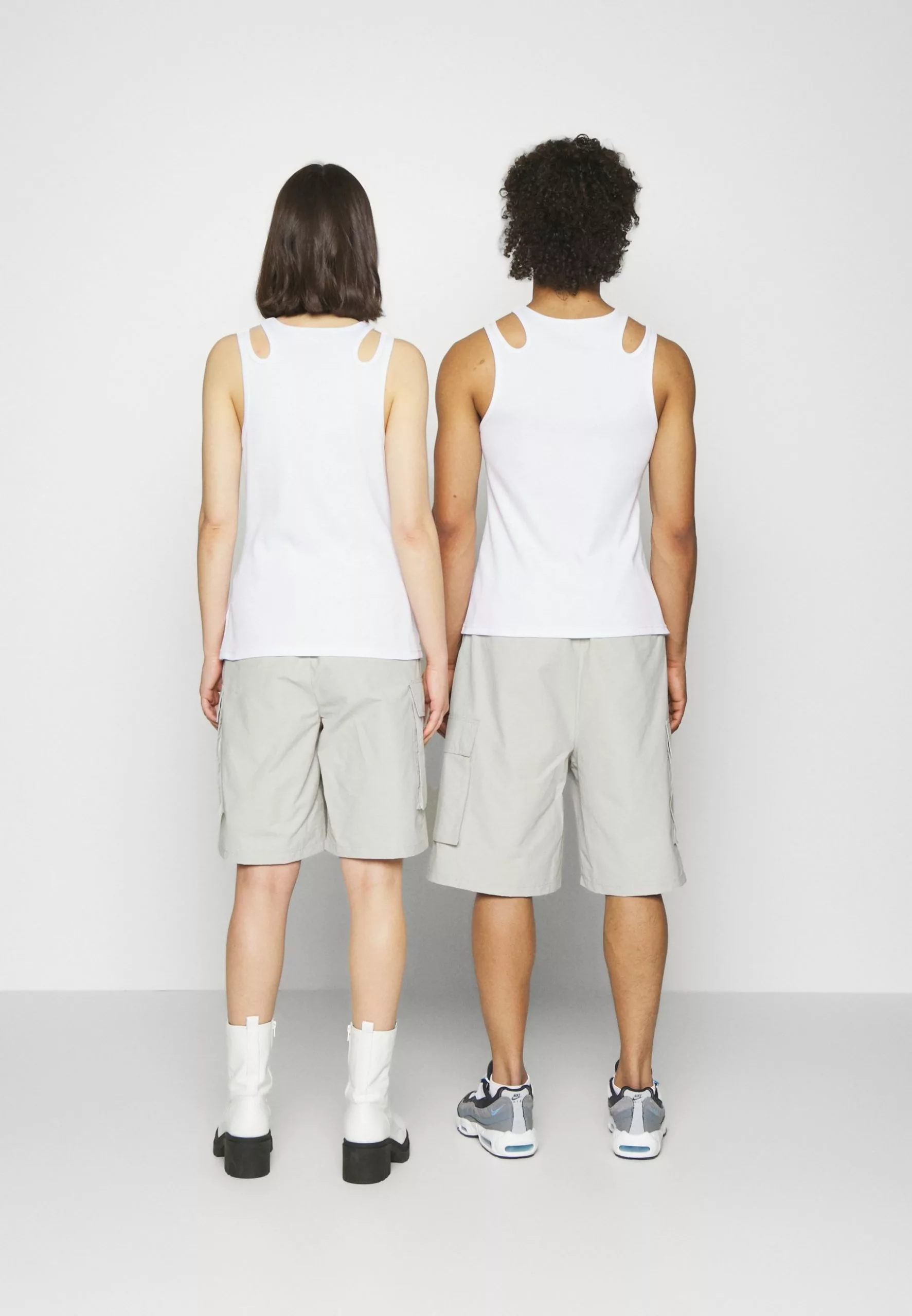 YOURTURN Unisex - Shorts - Light Grey 3 YOURTURN Unisex - Shorts - Light Grey - Image 3