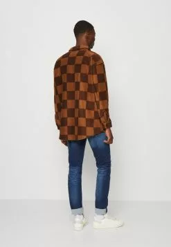 YOURTURN Unisex - Button-Down Blouse - Brown -Yourturn Shop a0308e7119464ed894d0cd1d77f7e109 scaled