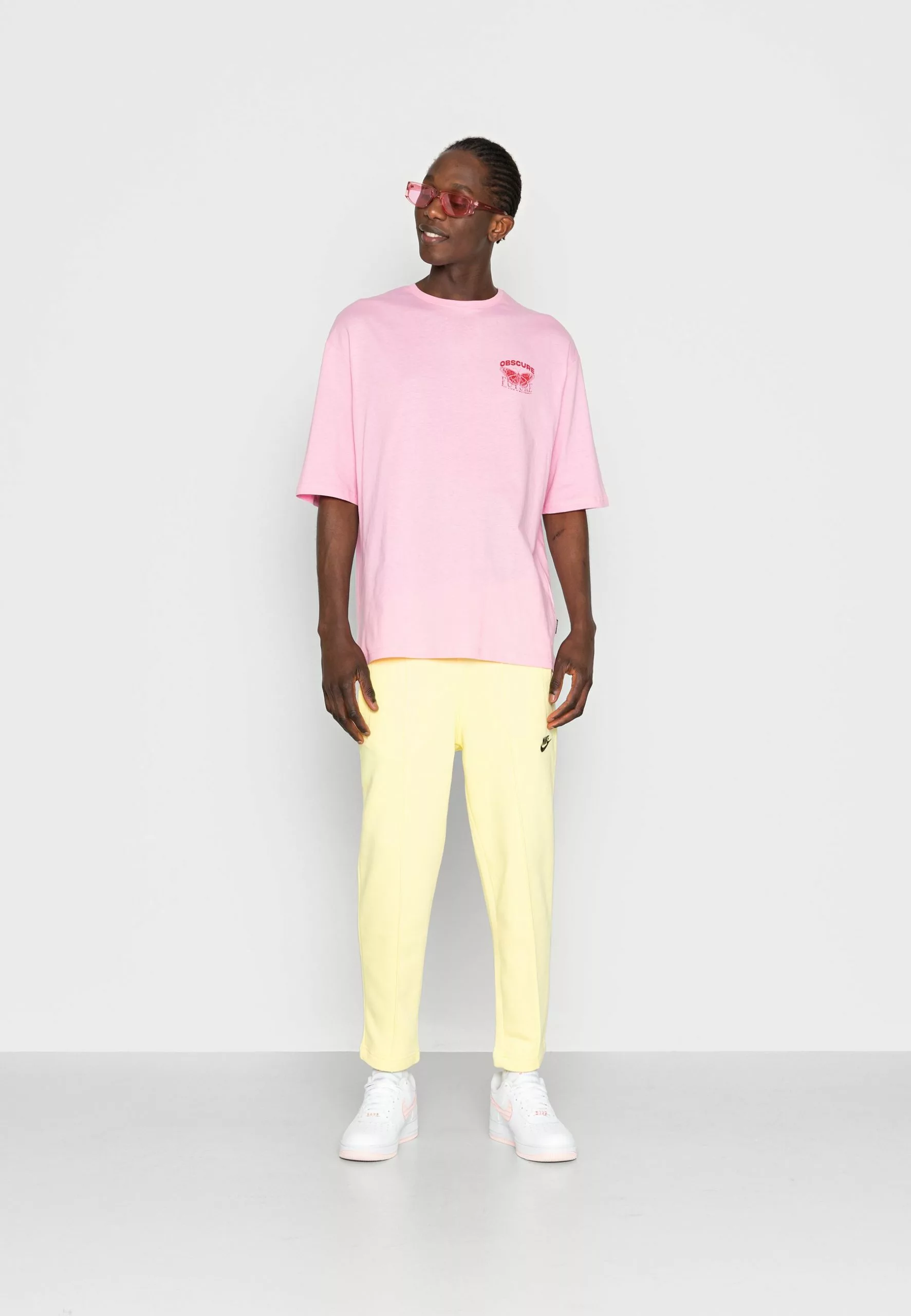 YOURTURN Nostalgia Future Tee Unisex - Print T-Shirt - Pink 2 YOURTURN Nostalgia Future Tee Unisex - Print T-Shirt - Pink - Image 2