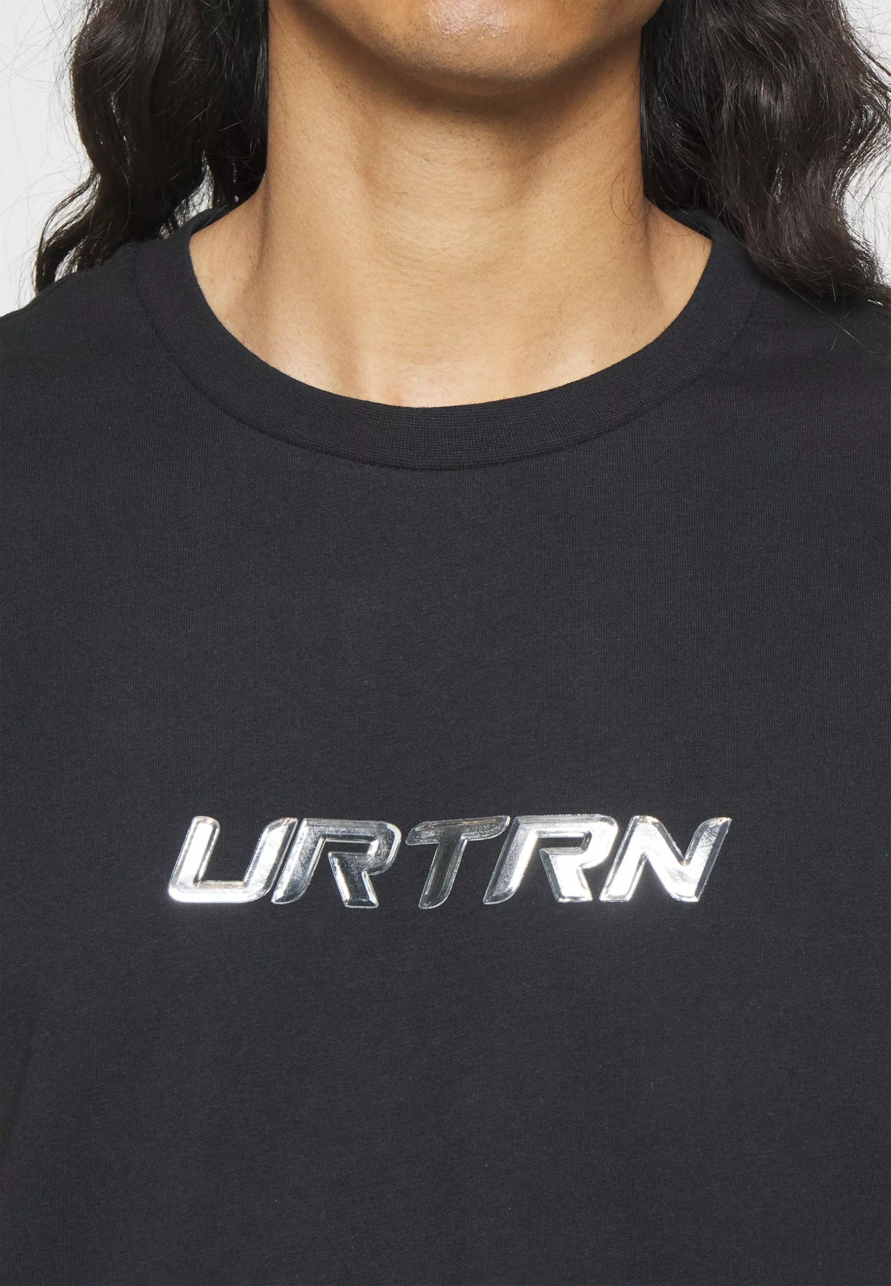 YOURTURN Print T-Shirt - Black 6 YOURTURN Print T-Shirt - Black - Image 6