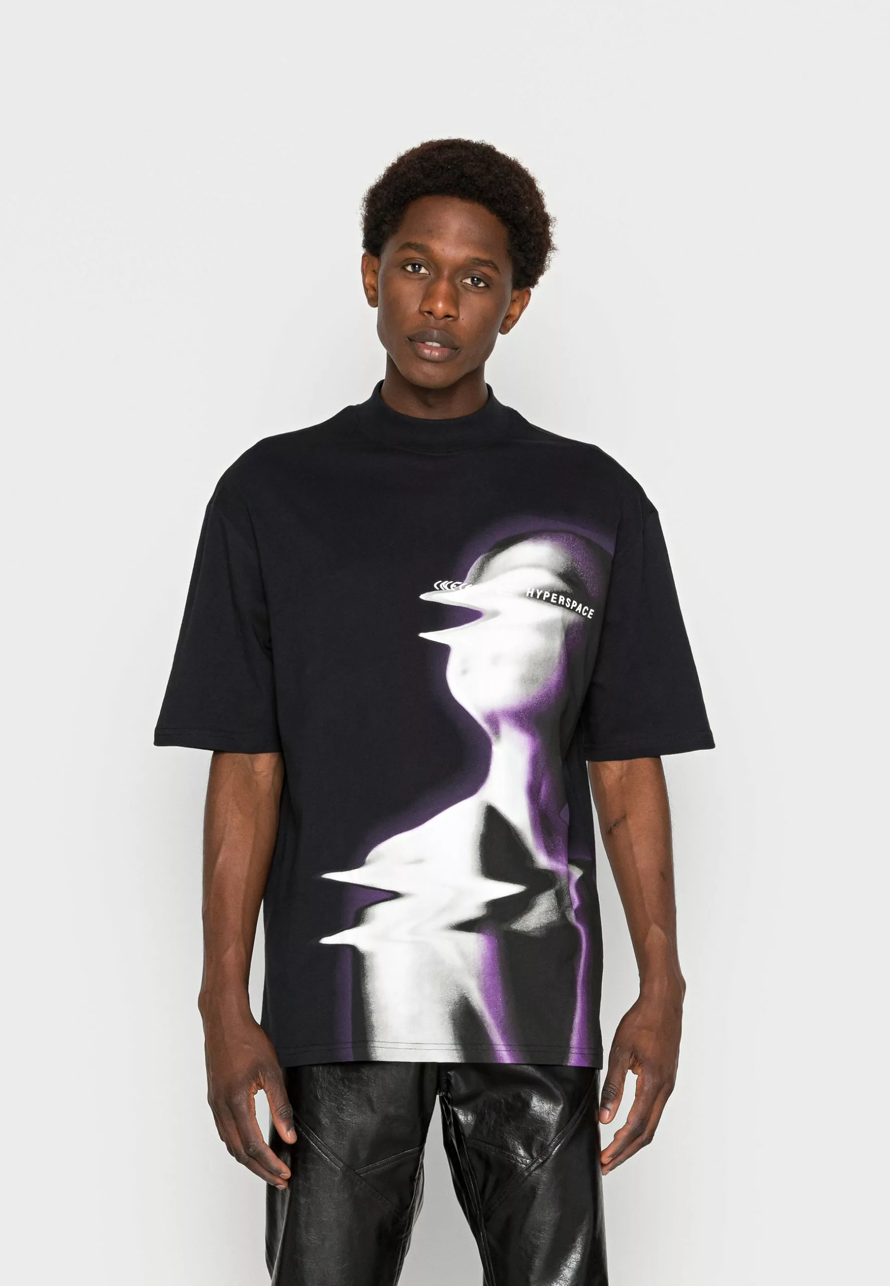 YOURTURN Unisex - Print T-Shirt -Black 1 YOURTURN Unisex - Print T-Shirt -Black