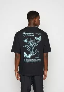 YOURTURN Chest Tee Unisex - Print T-Shirt - 802 - Black 8 YOURTURN Chest Tee Unisex - Print T-Shirt - 802 - Black -Yourturn Shop b2af27d4ebd04411a960eb8d69437ecf scaled