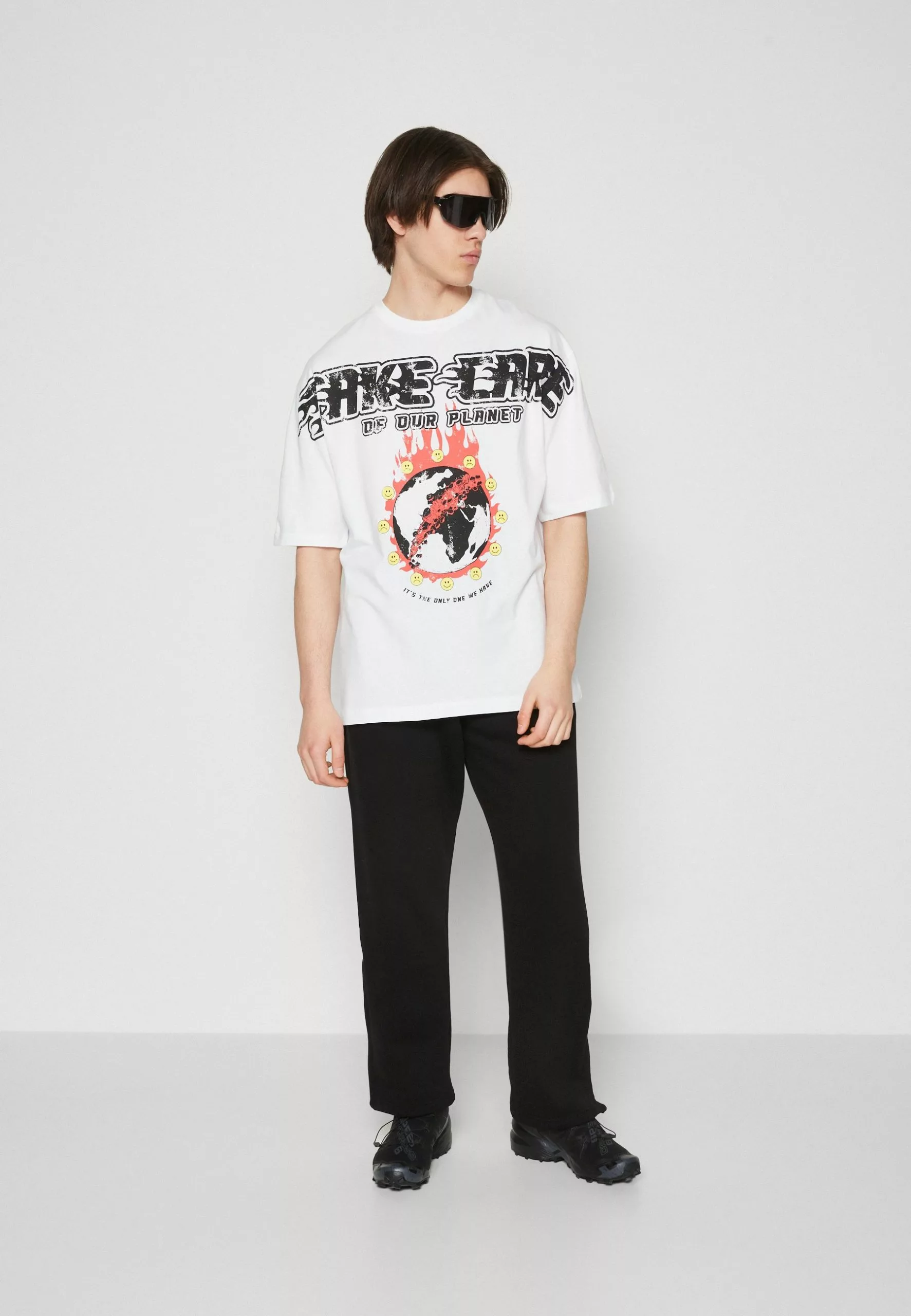 YOURTURN Unisex - Print T-Shirt - White 2 YOURTURN Unisex - Print T-Shirt - White - Image 2