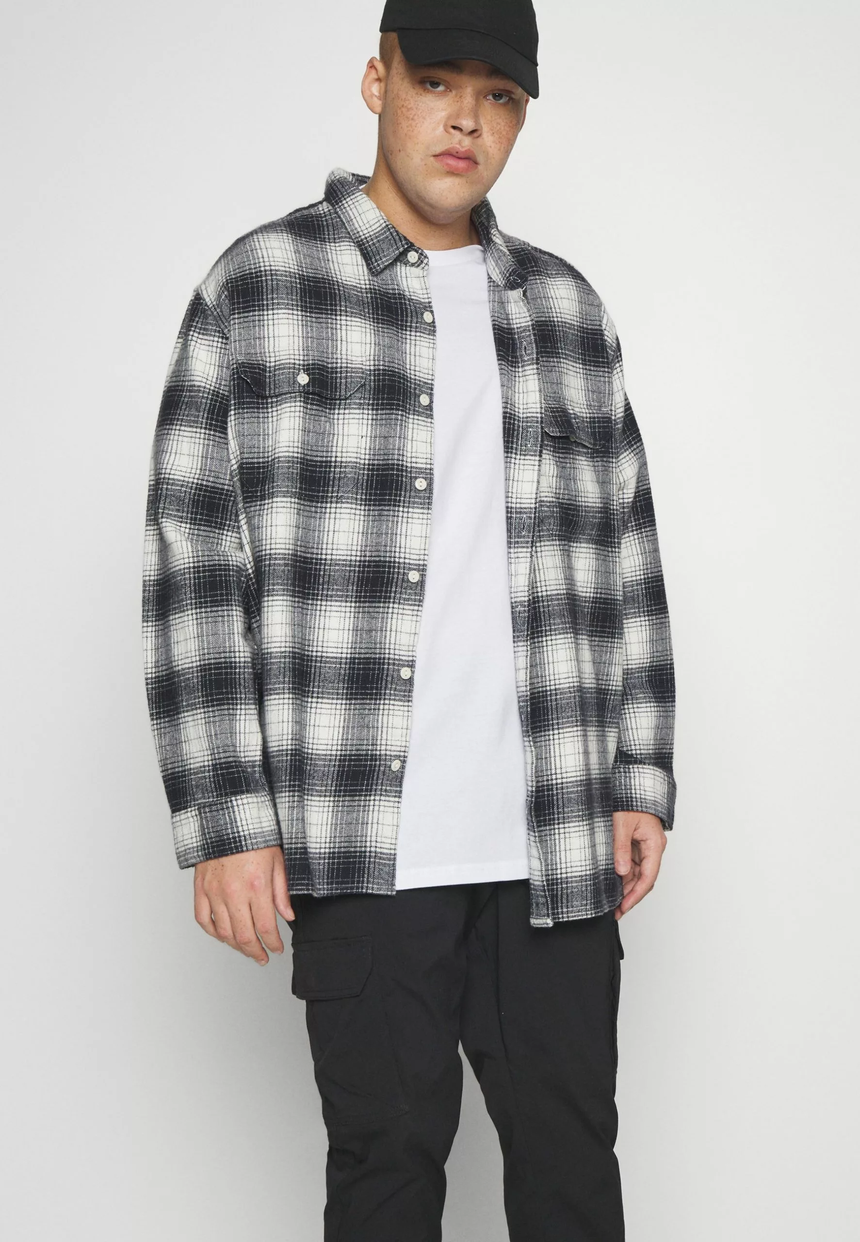 YOURTURN Unisex 3 Pack- Basic T-Shirt - White/Lilac/Black 8 YOURTURN Unisex 3 Pack- Basic T-Shirt - White/Lilac/Black - Image 8