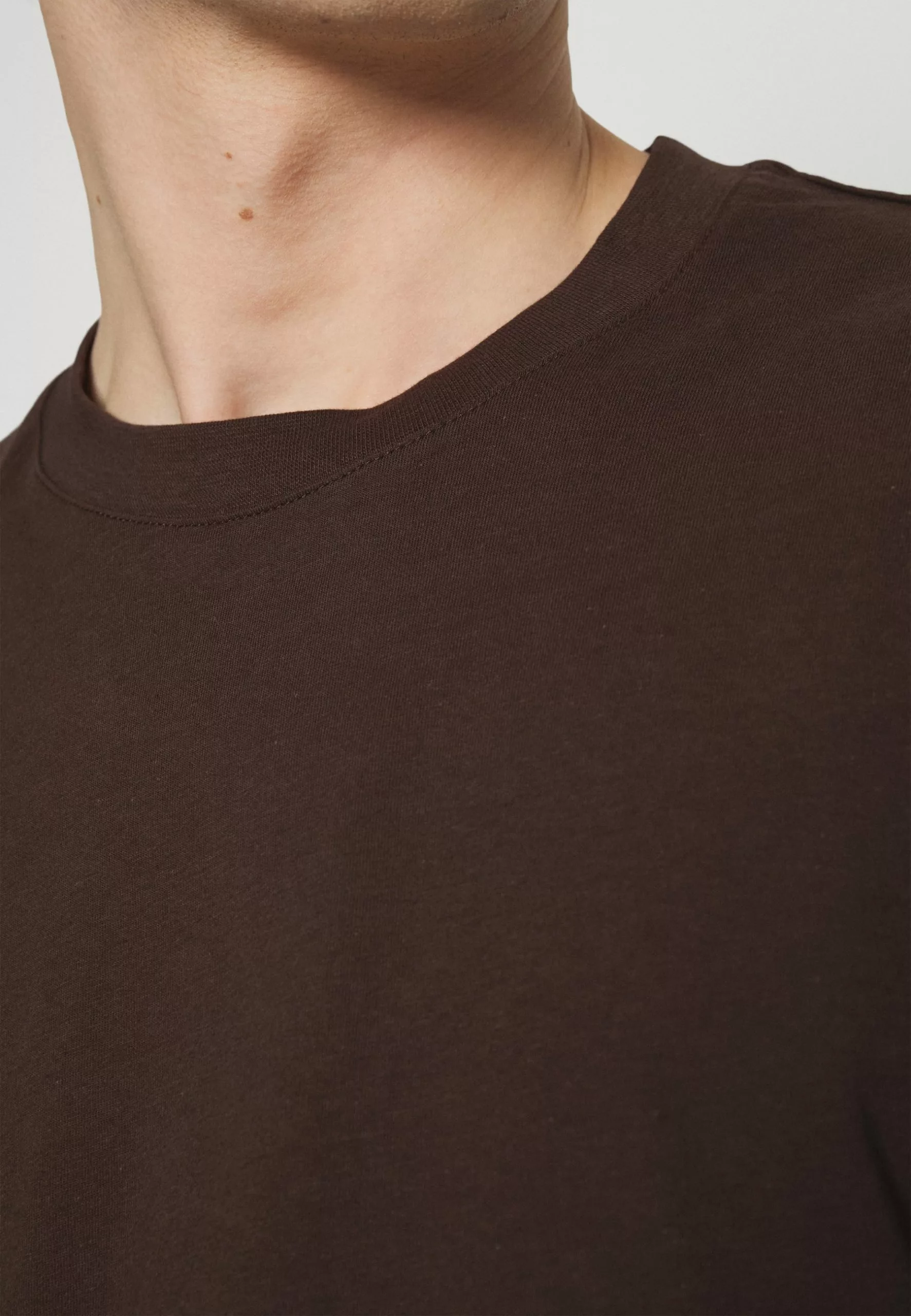 YOURTURN Unisex - Print T-Shirt - Brown 6 YOURTURN Unisex - Print T-Shirt - Brown - Image 6