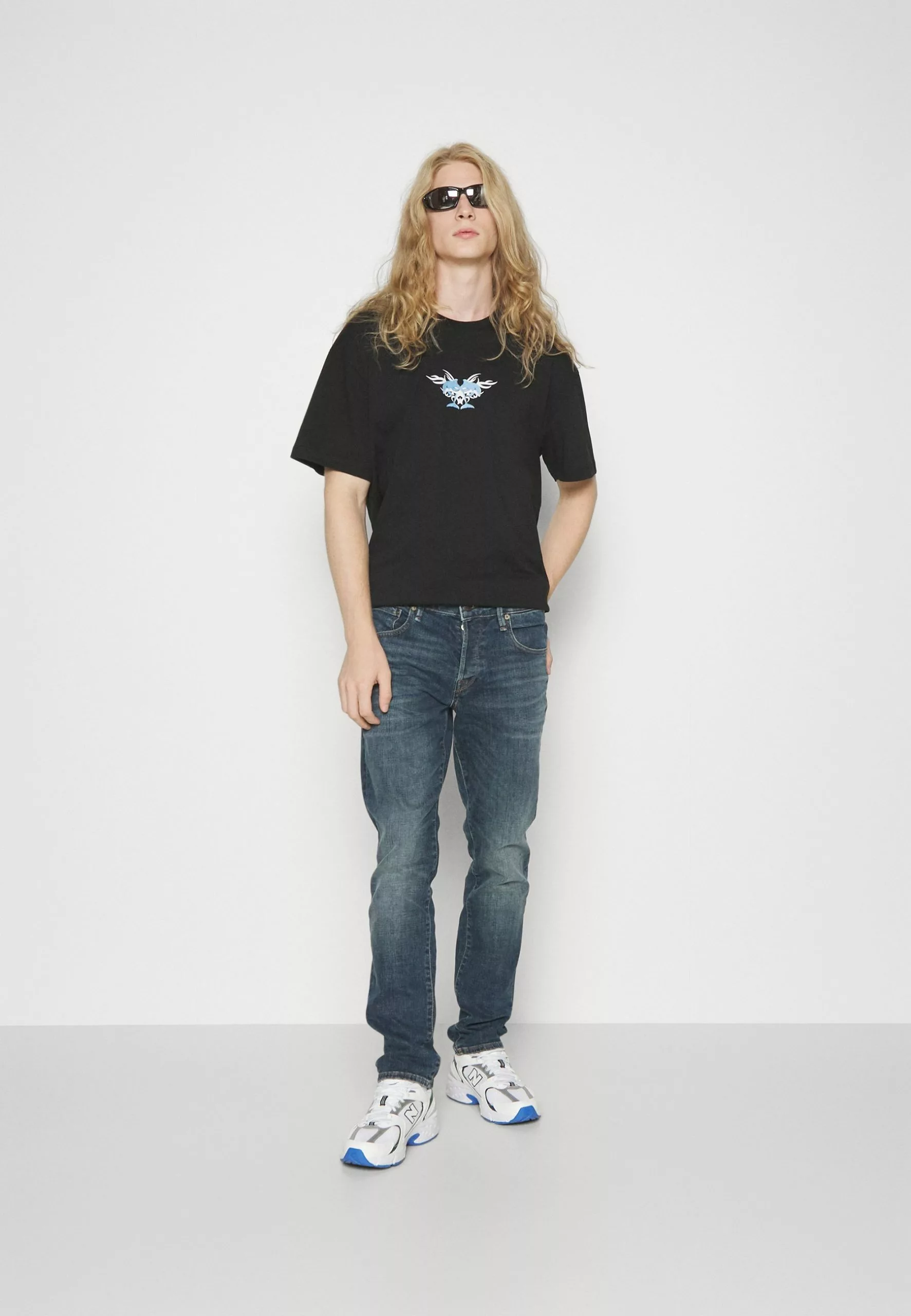 YOURTURN Unisex - Print T-Shirt - Black 2 YOURTURN Unisex - Print T-Shirt - Black - Image 2