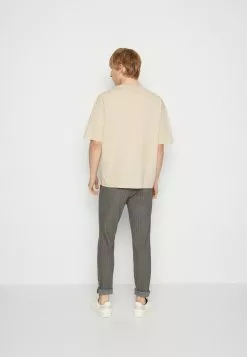 YOURTURN Graphic Tee Unisex - Print T-Shirt - Beige -Yourturn Shop c8293563e1094145a512e4cf53ccff3c scaled