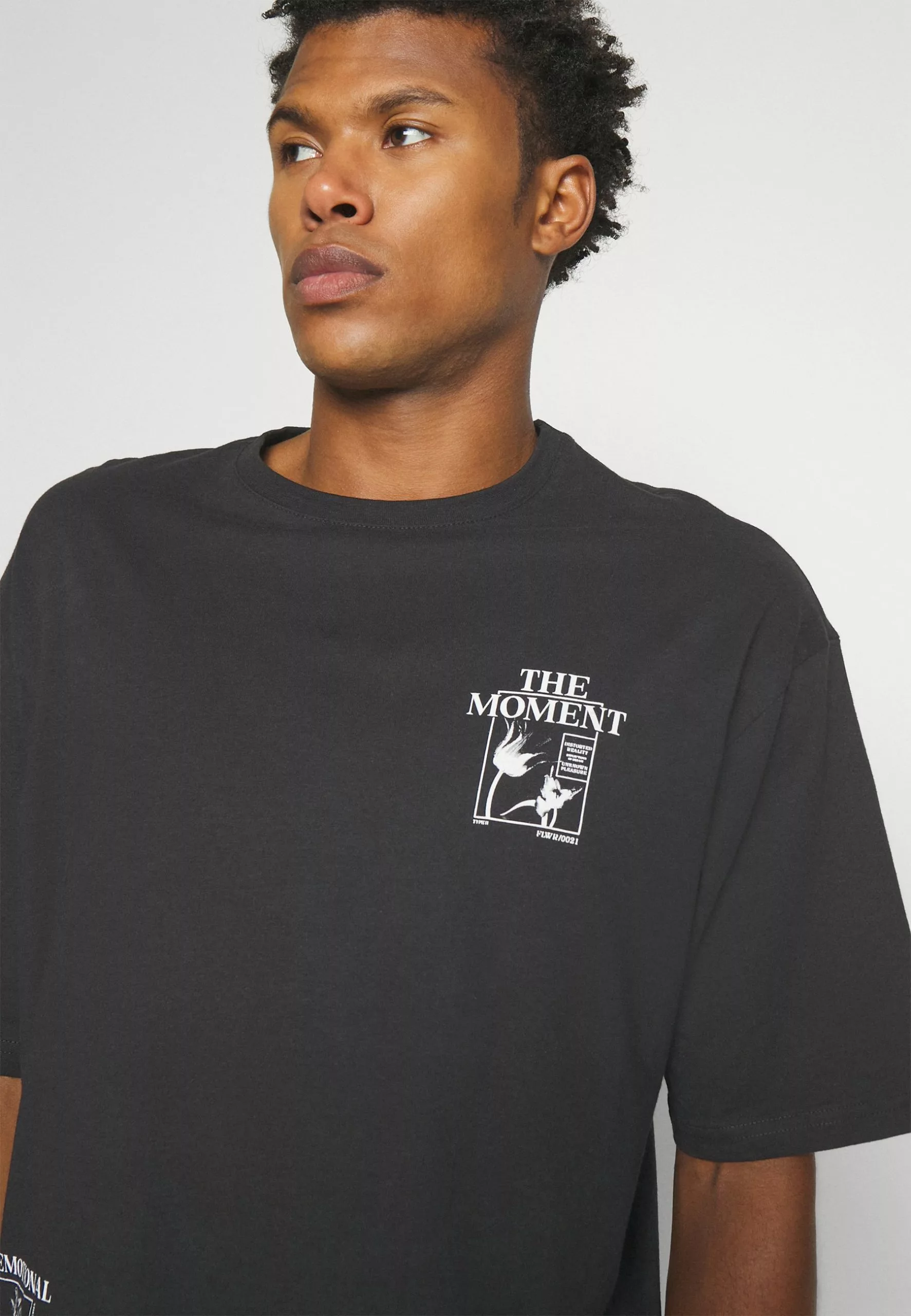 YOURTURN Unisex - Print T-Shirt - Black 4 YOURTURN Unisex - Print T-Shirt - Black - Image 4