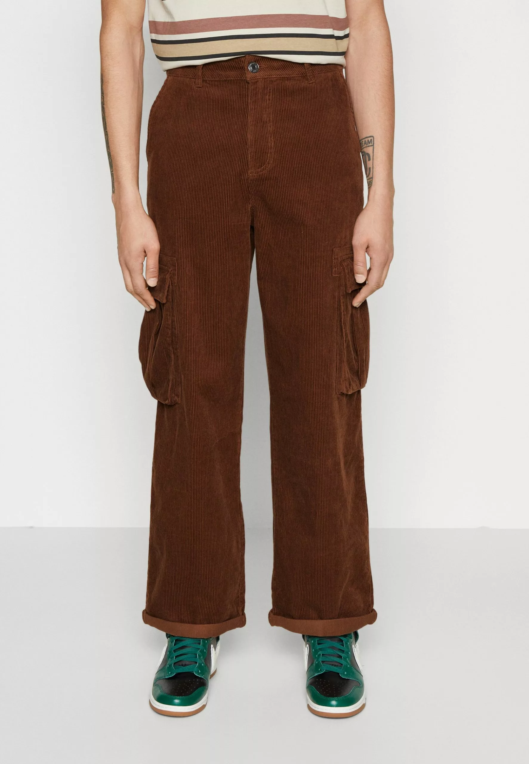 YOURTURN Corduroy Unisex - Cargo Trousers - Dark Brown 1 YOURTURN Corduroy Unisex - Cargo Trousers - Dark Brown