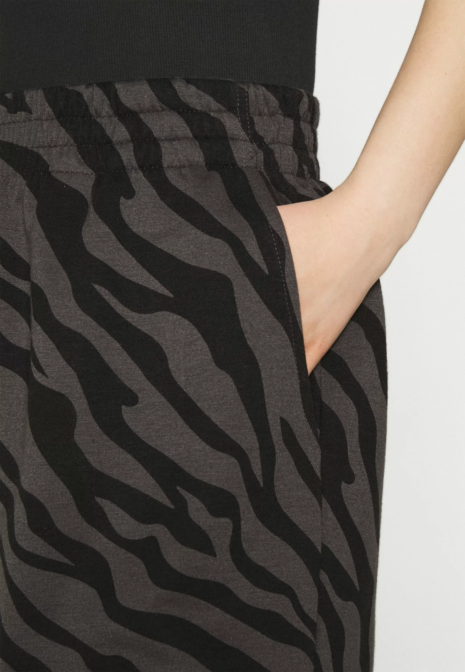 YOURTURN Unisex - Shorts - Dark Grey 6 YOURTURN Unisex - Shorts - Dark Grey - Image 6