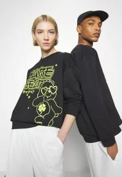 YOURTURN Care Bears Unisex - Sweatshirt - Black 9 YOURTURN Care Bears Unisex - Sweatshirt - Black -Yourturn Shop e33887706bac4586bf2c53e1397e0537 scaled