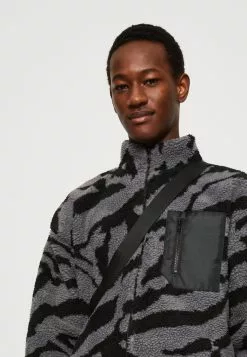 YOURTURN Unisex - Fleece Jacket - Grey 9 YOURTURN Unisex - Fleece Jacket - Grey -Yourturn Shop e4ac82e499054d1f8826090370324730 scaled