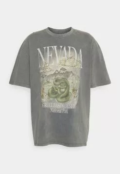 YOURTURN Nevada Wash Graphic Tee Washed - Print T-Shirt - Charcoal 8 YOURTURN Nevada Wash Graphic Tee Washed - Print T-Shirt - Charcoal -Yourturn Shop e59d9e6423b9457a9c28d61bafaf9fe9 scaled