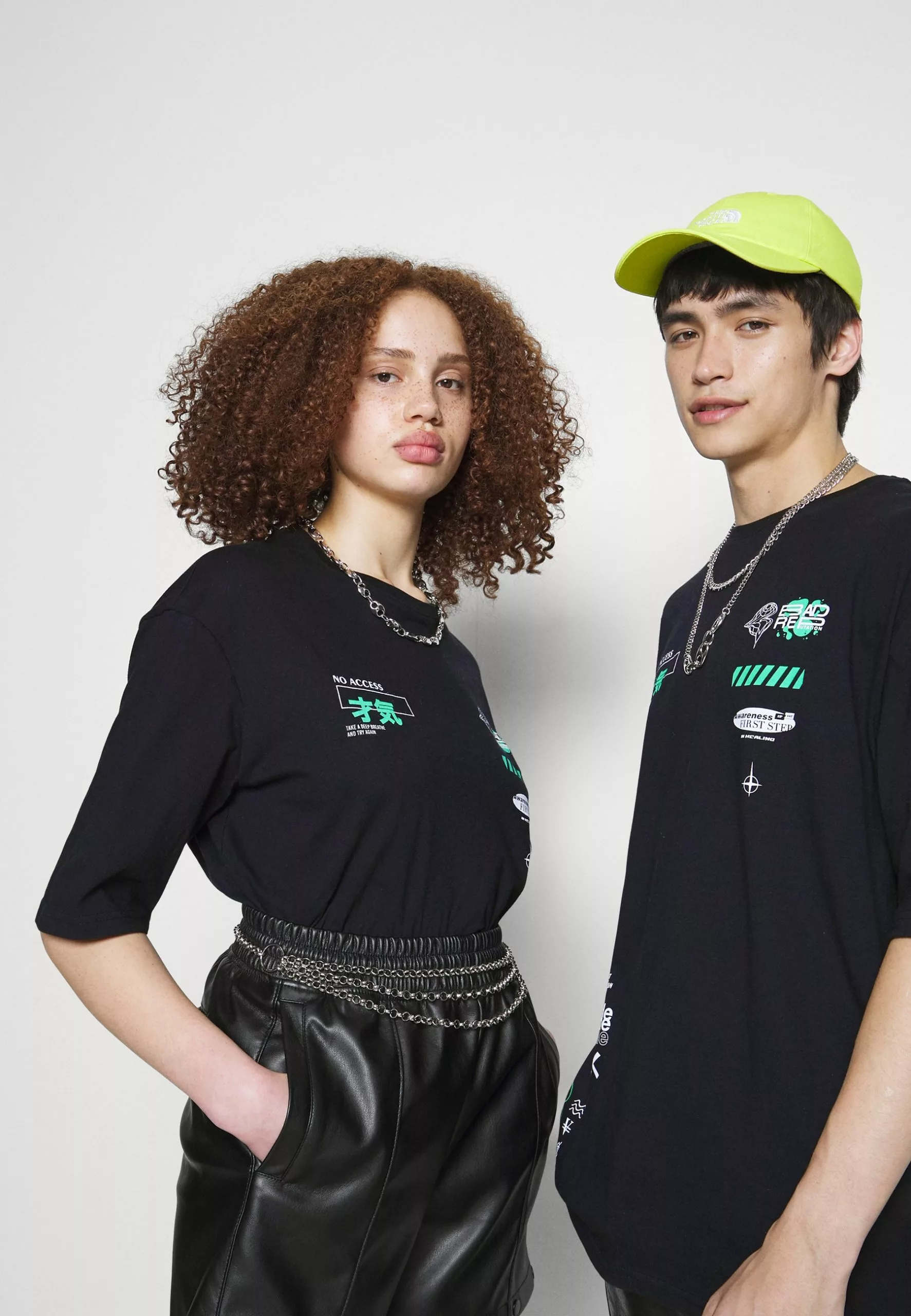 YOURTURN Unisex - Print T-Shirt - Black 4 YOURTURN Unisex - Print T-Shirt - Black - Image 4