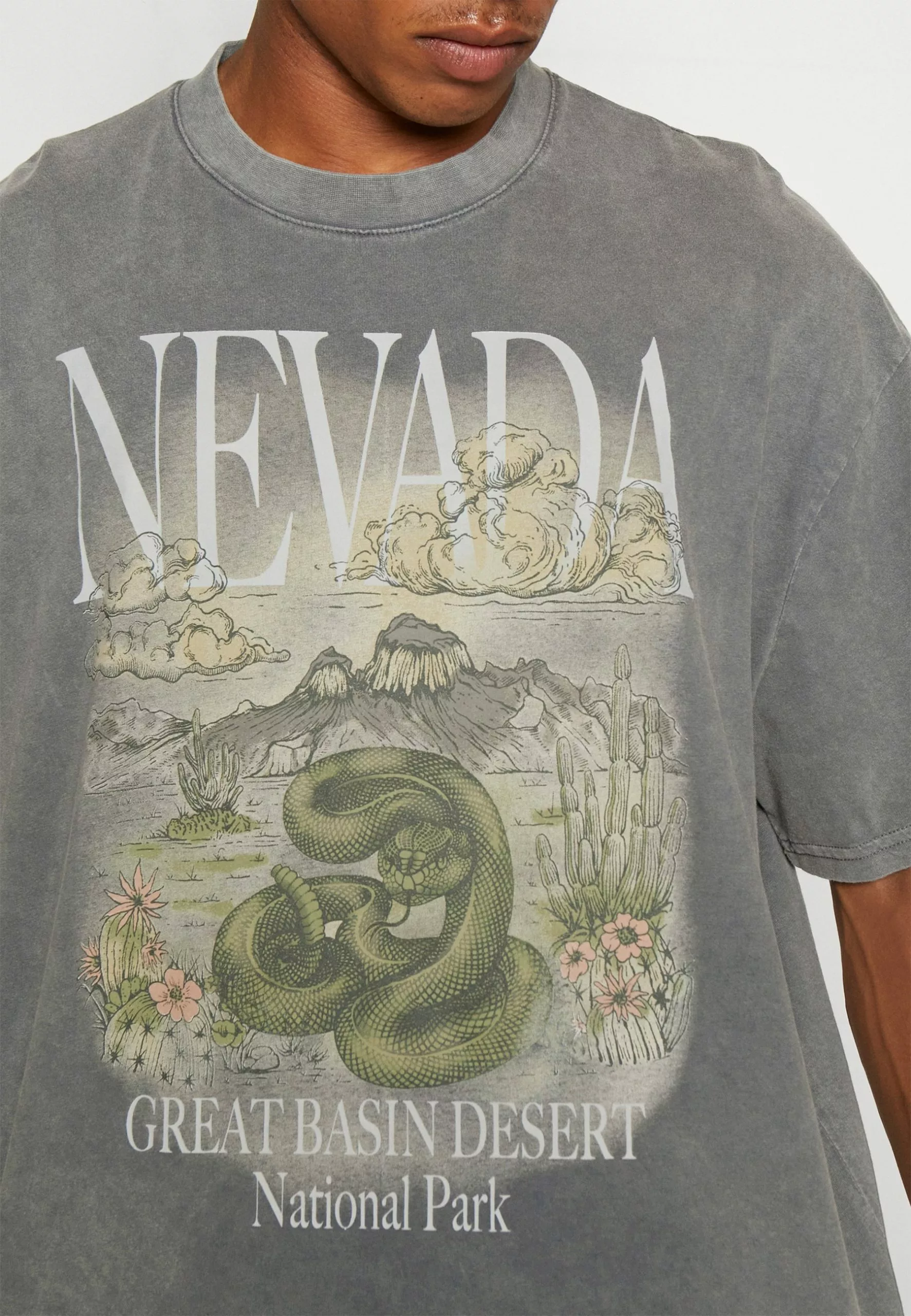 YOURTURN Nevada Wash Graphic Tee Washed - Print T-Shirt - Charcoal 5 YOURTURN Nevada Wash Graphic Tee Washed - Print T-Shirt - Charcoal - Image 5