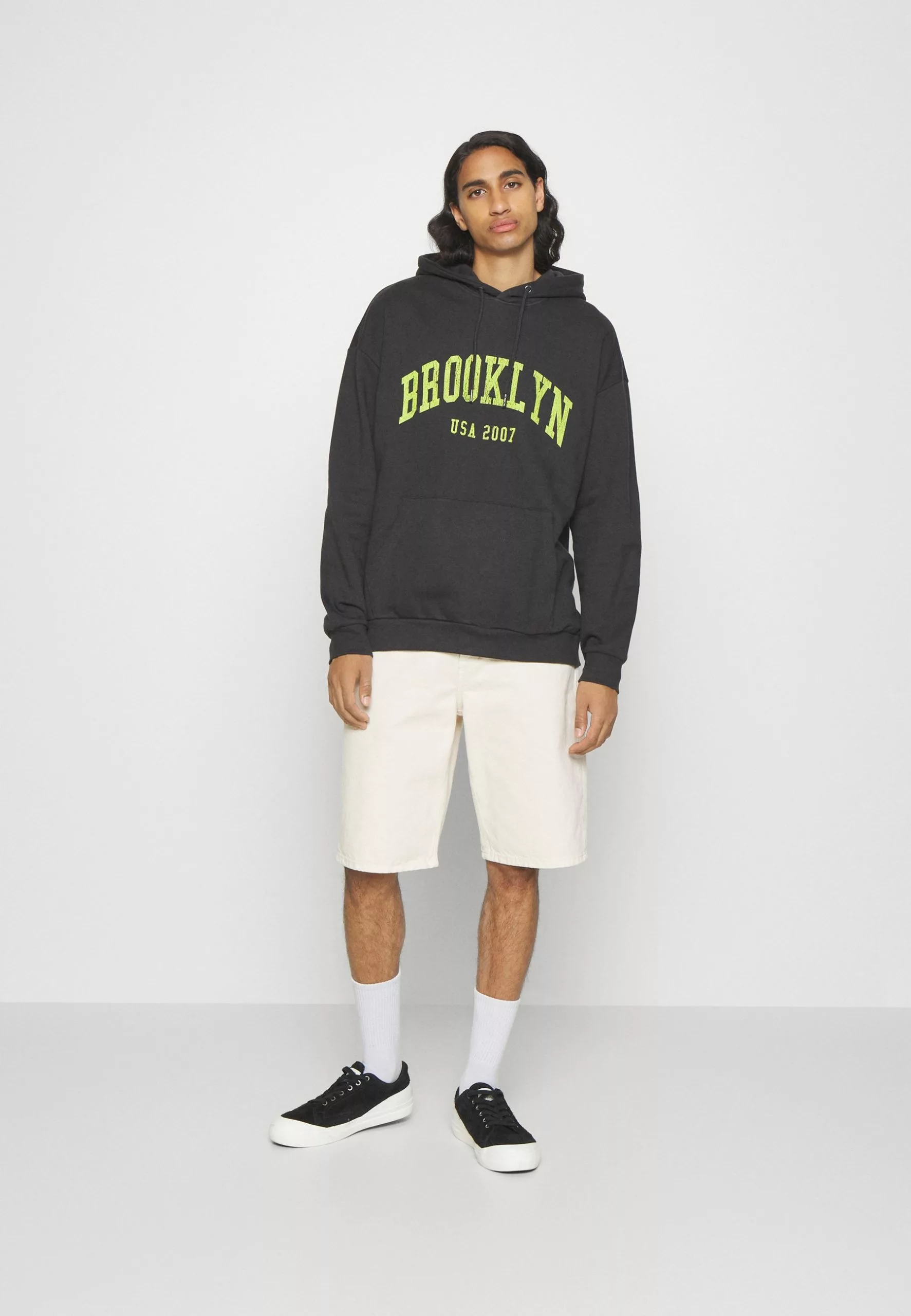 YOURTURN Unisex - Sweatshirt - Black 2 YOURTURN Unisex - Sweatshirt - Black - Image 2