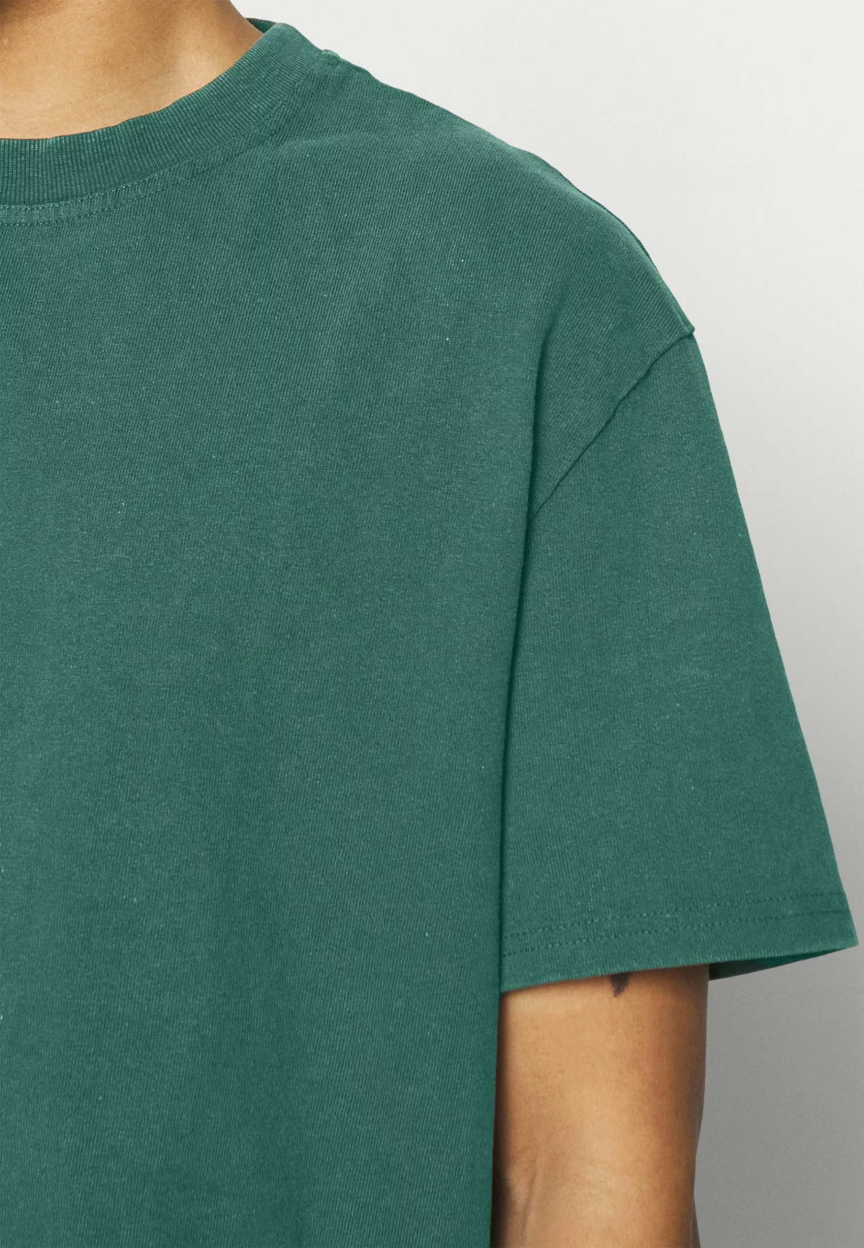 YOURTURN Unisex - Basic T-Shirt - Dark Green 5 YOURTURN Unisex - Basic T-Shirt - Dark Green - Image 5