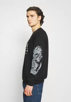 YOURTURN Sweatshirt - Black 12 YOURTURN Sweatshirt - Black -Yourturn Shop efe317ba193142b180f368b1c2b9dde3 scaled