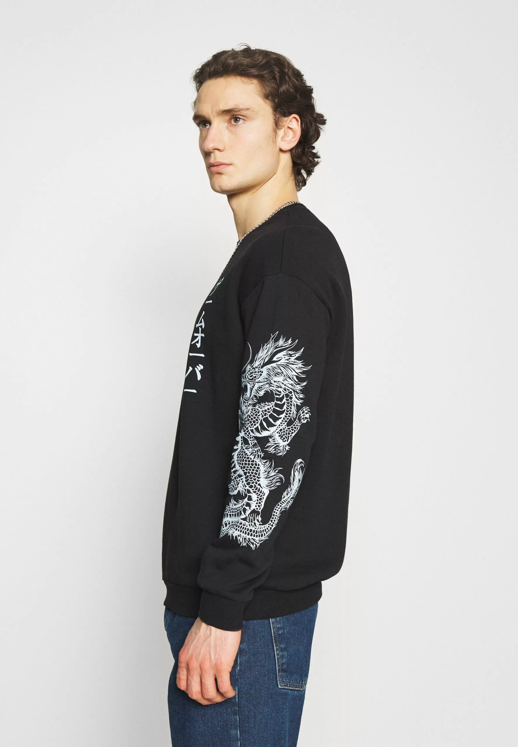 YOURTURN Sweatshirt - Black 4 YOURTURN Sweatshirt - Black - Image 4