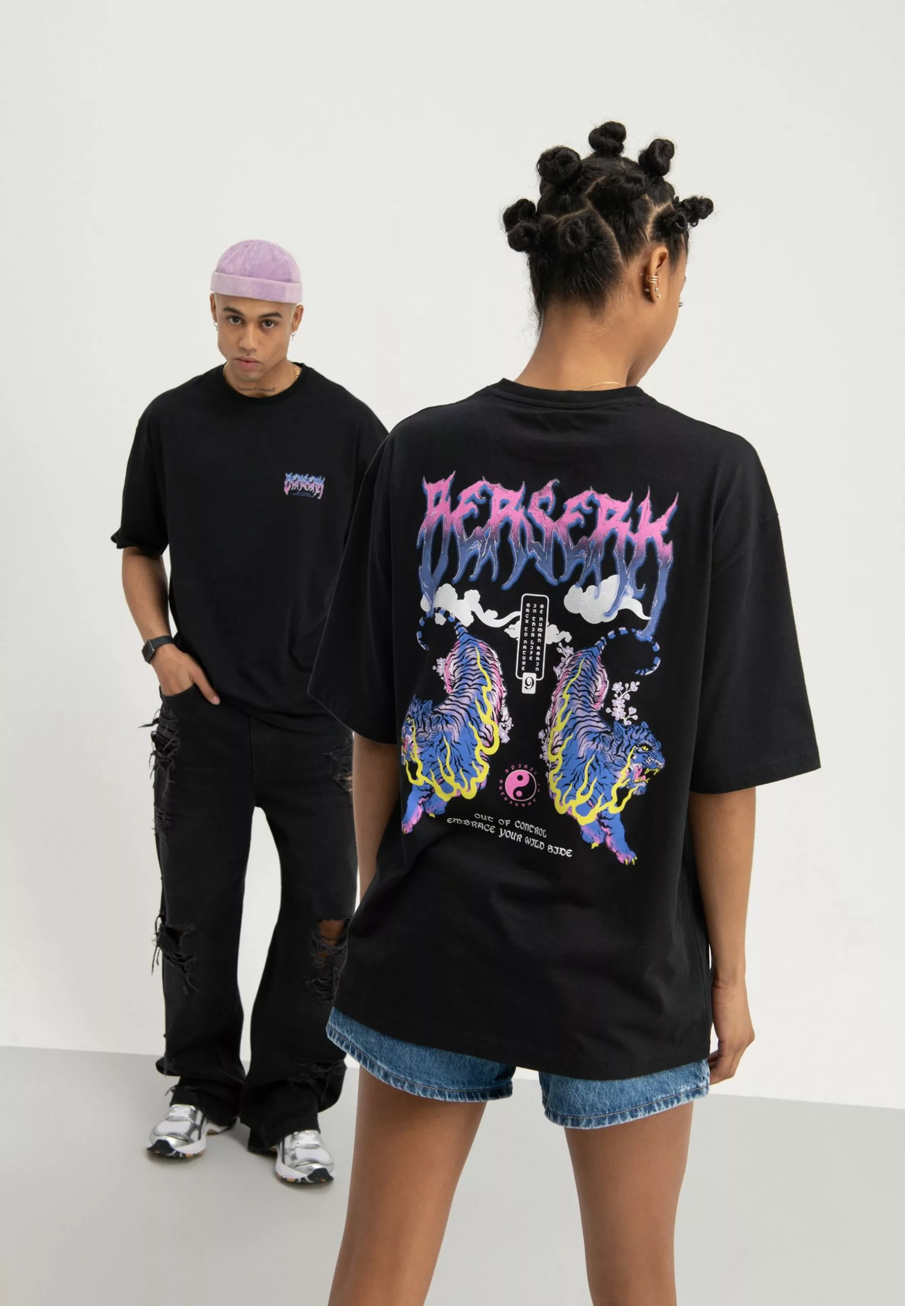 YOURTURN Unisex - Print T-Shirt - Black 3 YOURTURN Unisex - Print T-Shirt - Black - Image 3