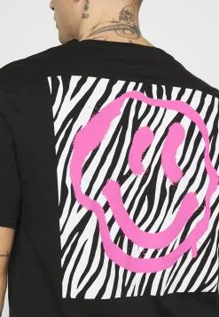 YOURTURN Print T-Shirt - Black -Yourturn Shop f3925d313dac4daa8918c2c1b5ec3dc5 scaled